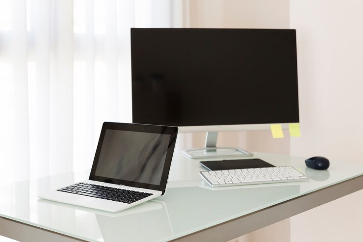 Windows 11 di PC Lama: Apakah Worth It atau Lebih Baik Tetap di Windows 10?